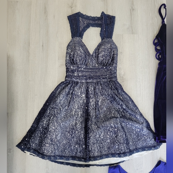 DRESS BUNDLE - Picture 2 of 7